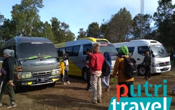 sewa-mobil-tour-kawahijen-mahasiswapoltekes-lombok1