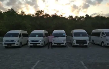 Sewa Mobil Elf Long, Pilihan Ideal untuk Perjalanan Rombongan Nyaman di Surabaya